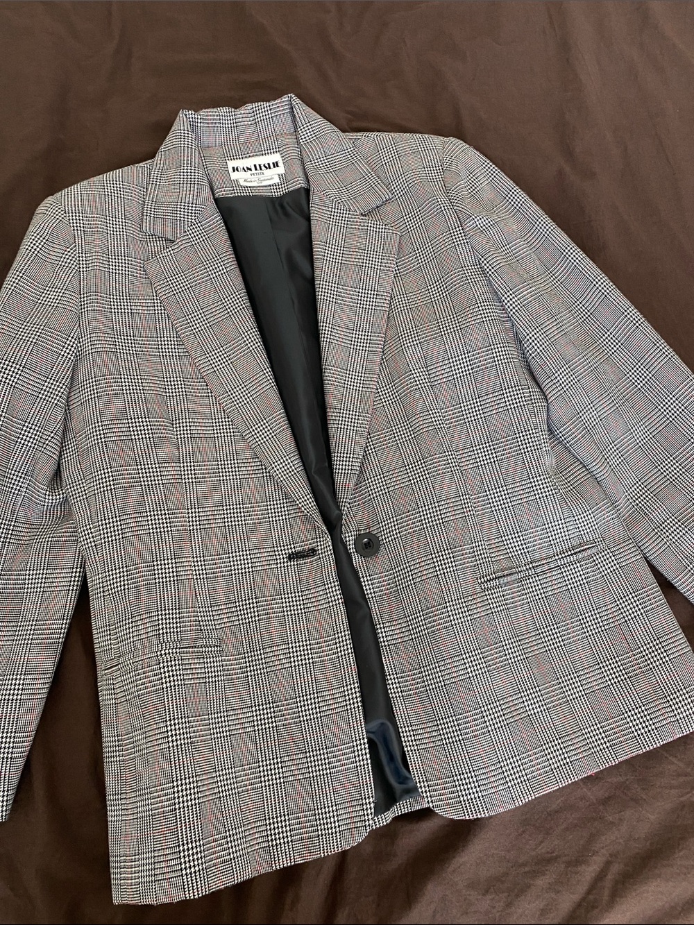 VINTAGE Women’s Glen Plaid Blazer in Gray with Subtle Red